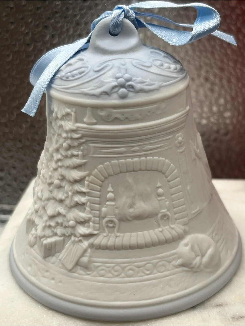 1998 LLADRO Christmas White Porcelain Bell Ornament with Box